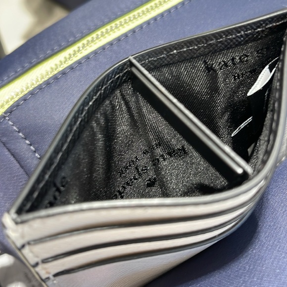 Kate Spade Madison Small Slim Card Holder
Platinum Grey Multi
NWT - Picture 9 of 16